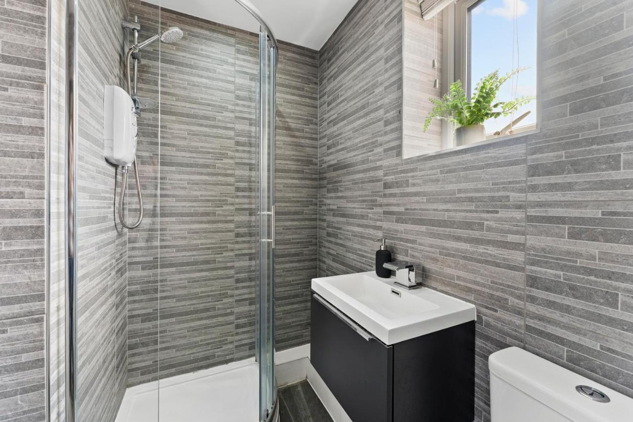 Central Leeds Gem - Parking - Sleeps 6 Lejlighed Eksteriør billede